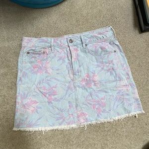 Distressed Edge Patterned Denim Skirt